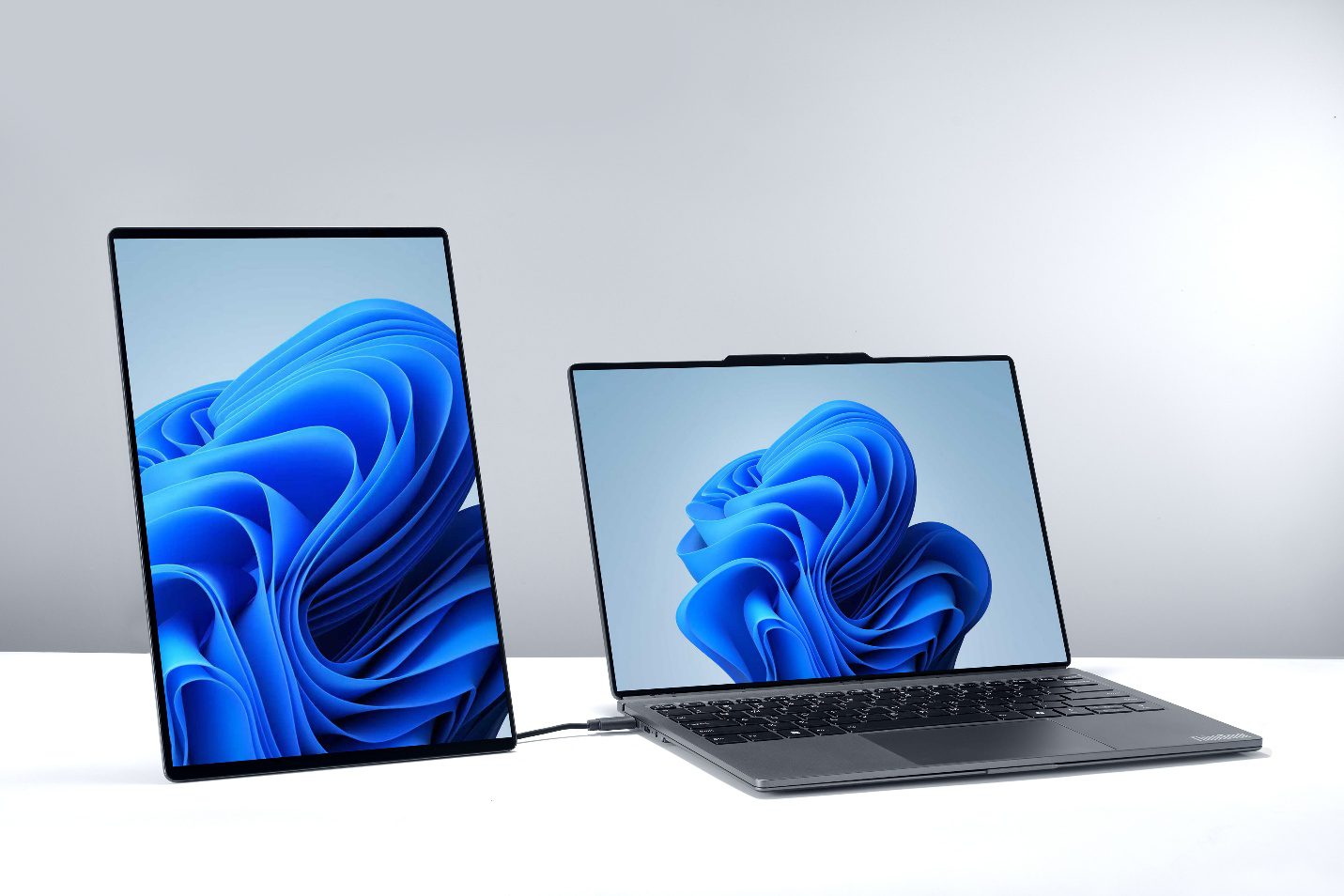 Lenovo Revoluciona la Computación con Qira: La IA como Sistema en Más de 20 Dispositivos para un PC Adaptativo