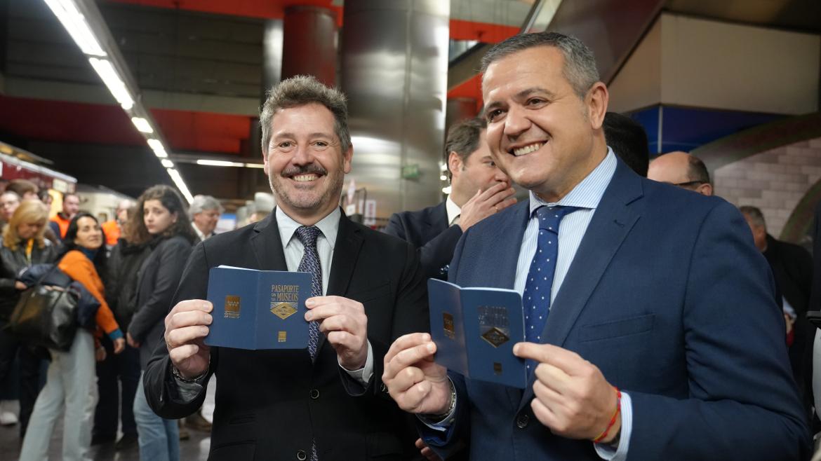 Los consejeros Jorge Rodrigo y Mariano de Paco Serrano durante la presentación del plan