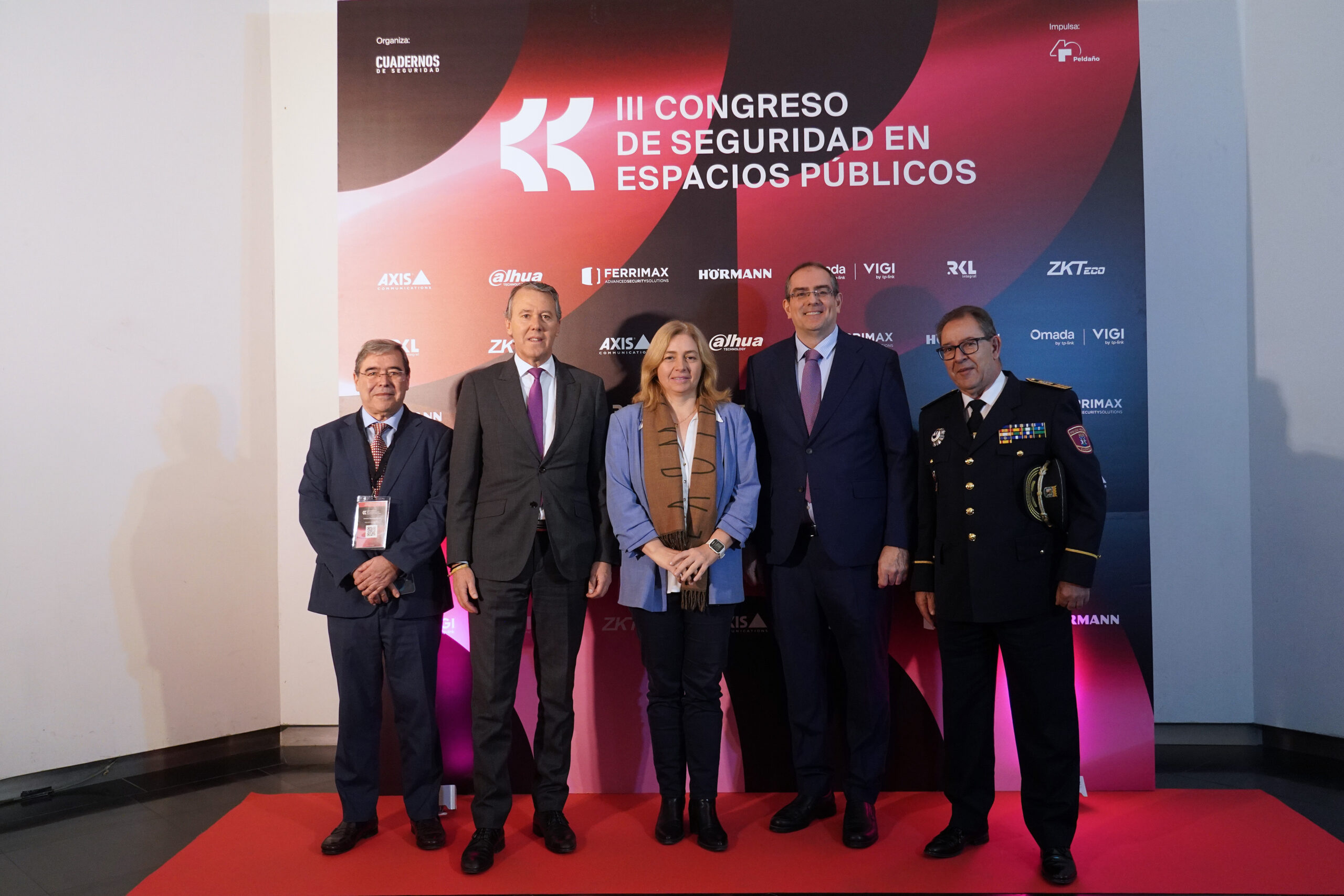 Sanz Destaca la Importancia de la Seguridad en el Éxito de las Ciudades