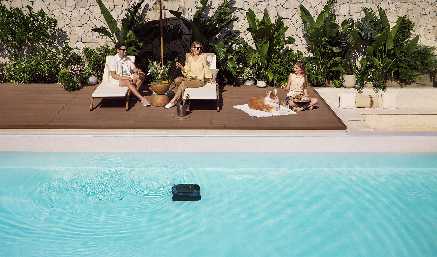 Beatbot Revoluciona la Limpieza de Piscinas con los Innovadores Robots Sora 30 y Sora 10