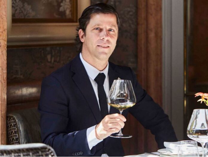 Carlos Taboada Recibe Distinción como Oficial de la Prestigiosa Ordre des Coteaux de Champagne