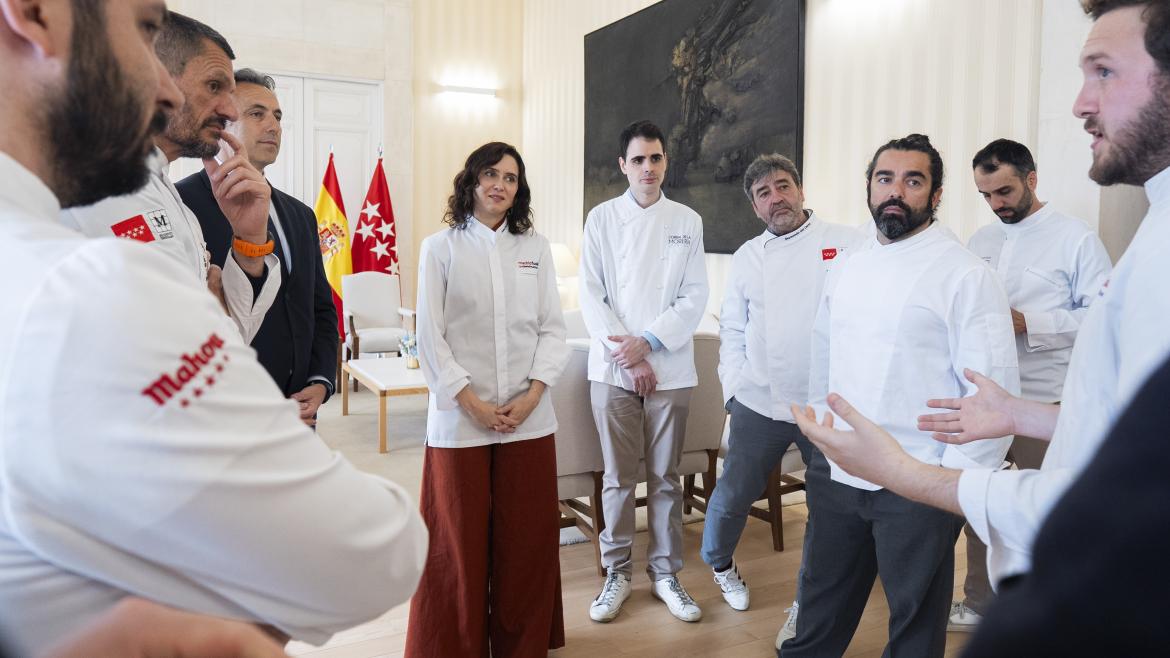 Díaz Ayuso Rinde Homenaje a los Galardonados de Madrid Fusión en la Real Casa de Correos