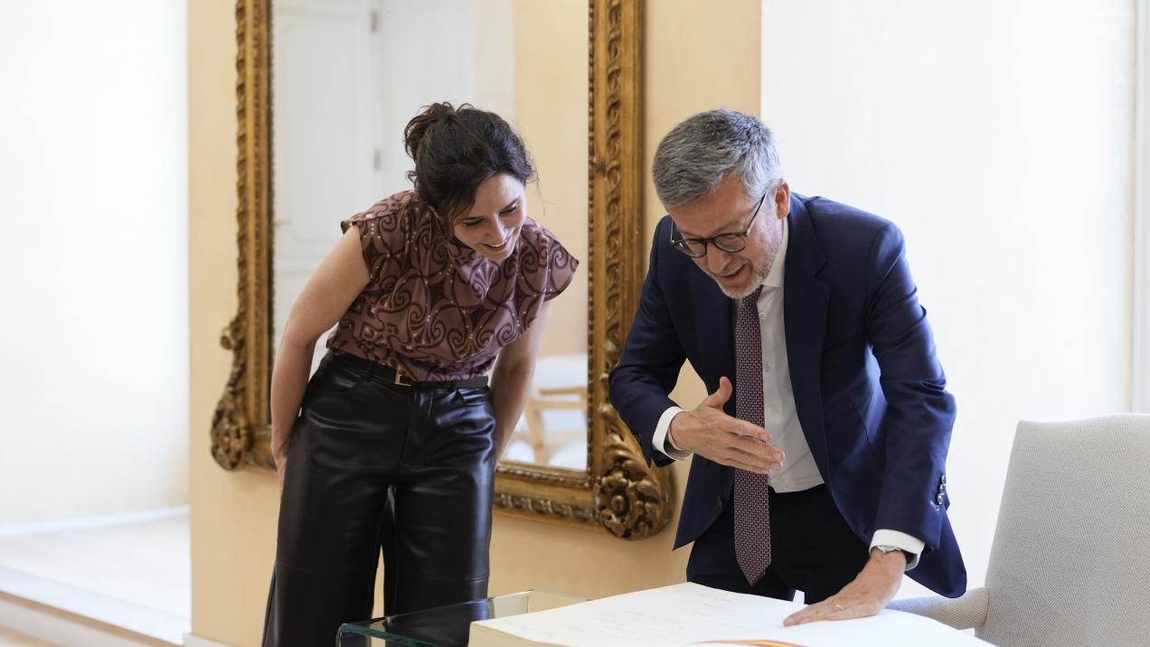Ayuso y Moedas refuerzan la alianza Madrid-Lisboa en Sol