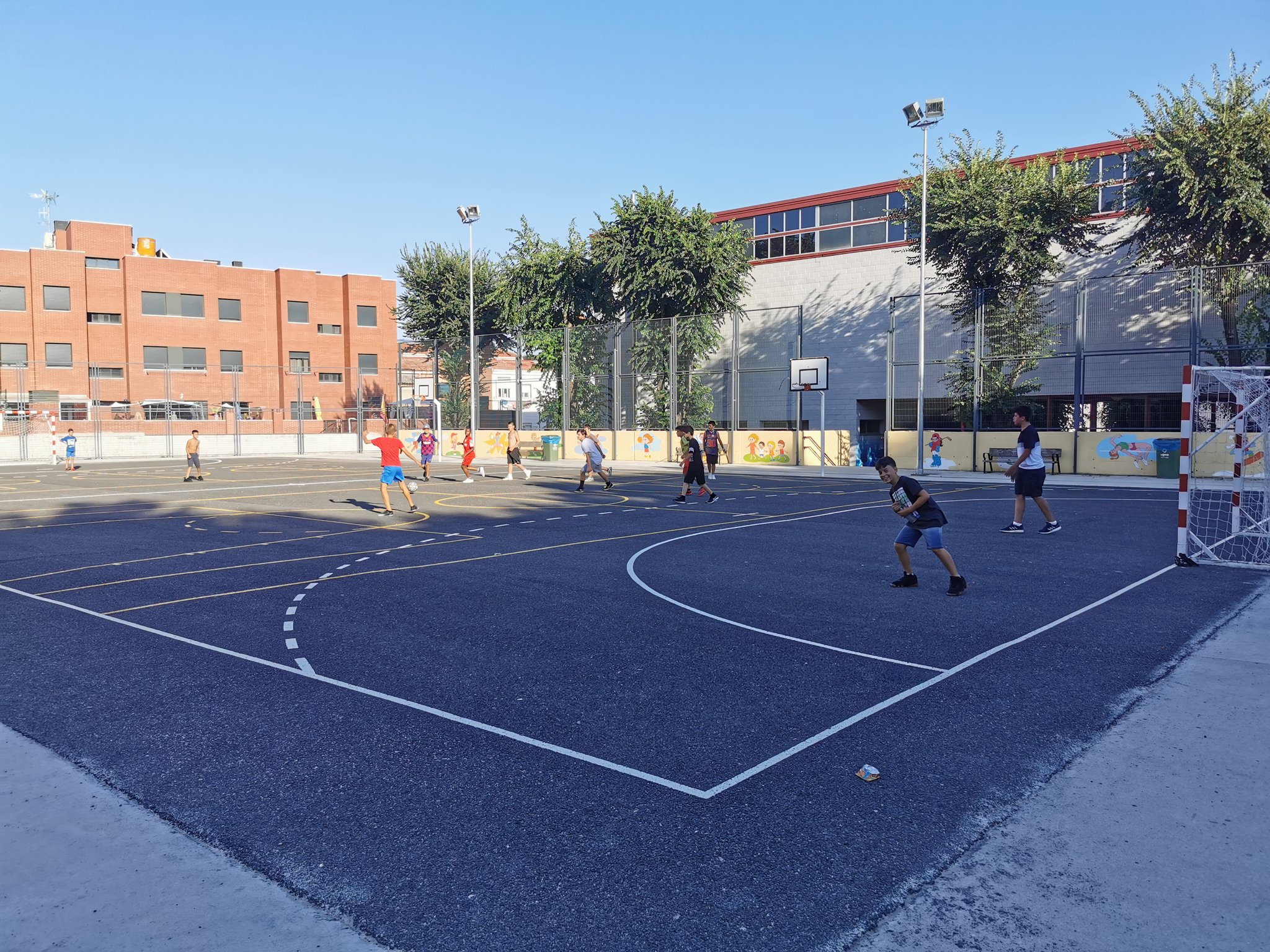 El Programa ‘Convivimos-Espacio Abierto’ Regresa para Revitalizar los Patios Escolares