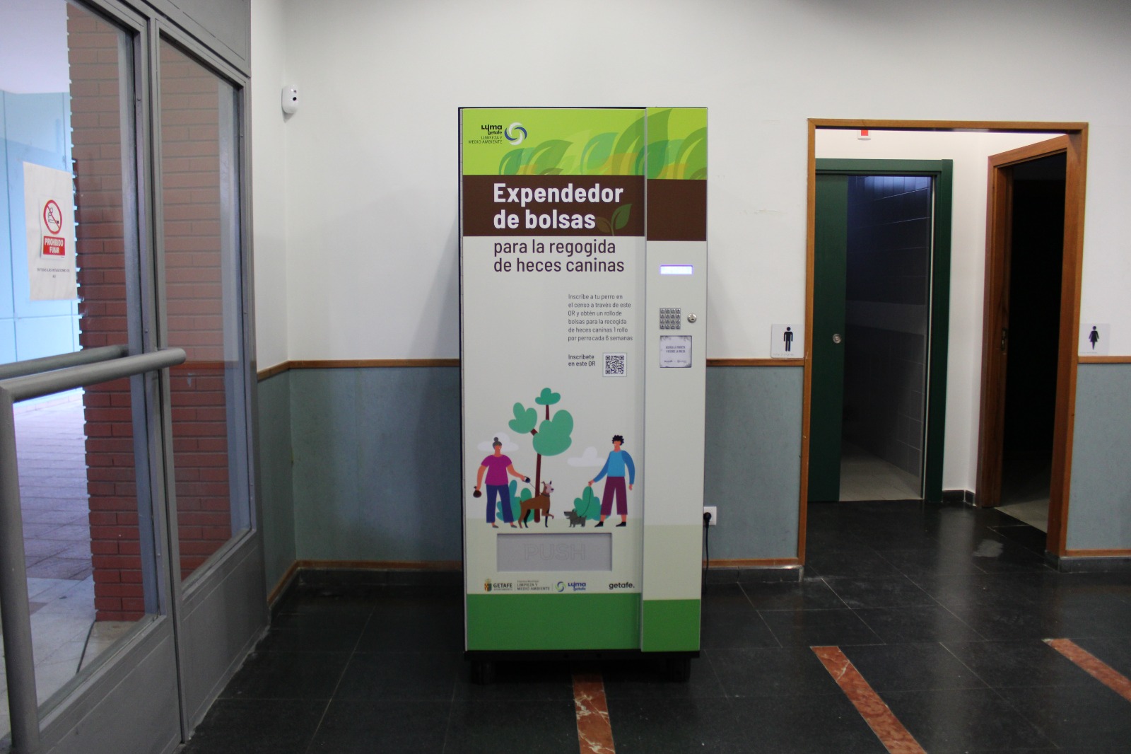 Getafe Amplía su Red de Máquinas Expendedoras de Bolsas para Perros en Todos los Barrios