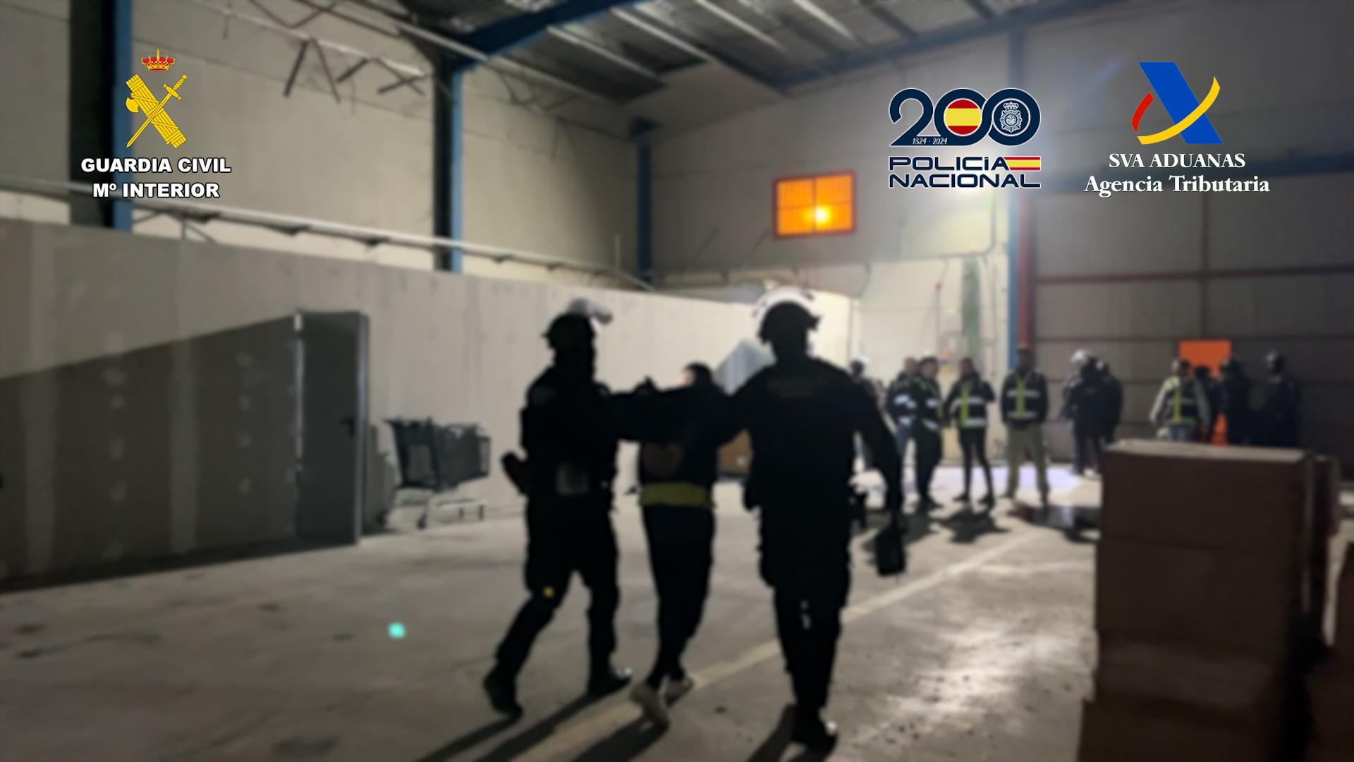 Guardia Civil, Policía Nacional y Agencia Tributaria desmantelan un macro laboratorio de cocaína en una nave industrial de Toledo