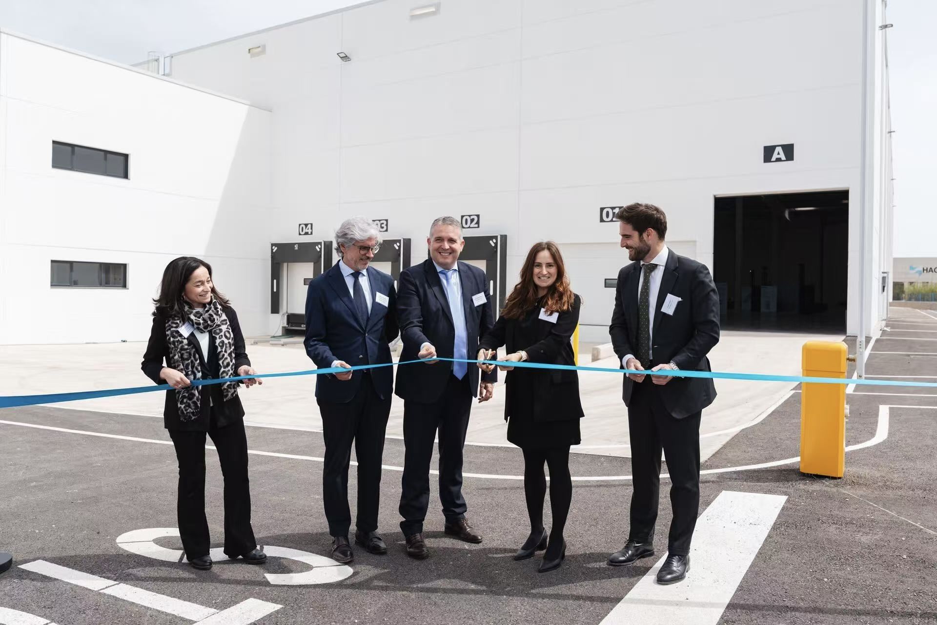 Inauguración de la Primera Planta de Ensamblaje de XCharge en España: Un Paso Adelante en la Revolución de la Electromovilidad Europea