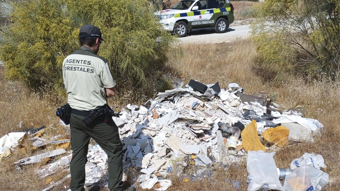 Madrid gestionó un centenar de denuncias por vertidos ilegales en 2025