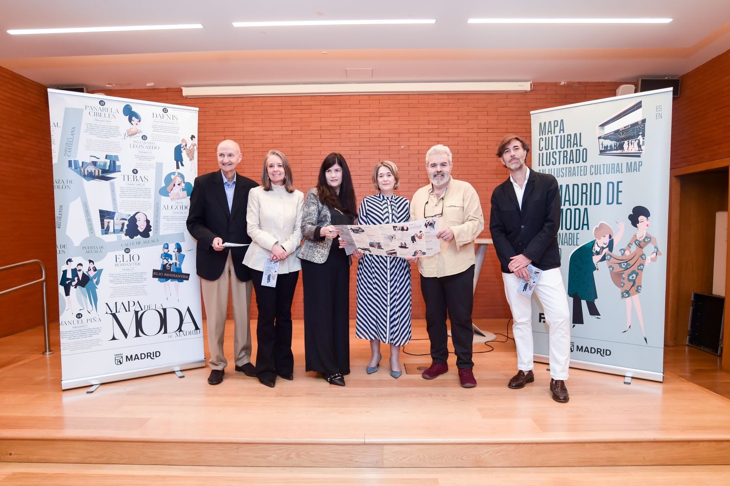 El Ayuntamiento rinde homenaje a la moda a través de un nuevo mapa cultural ilustrado