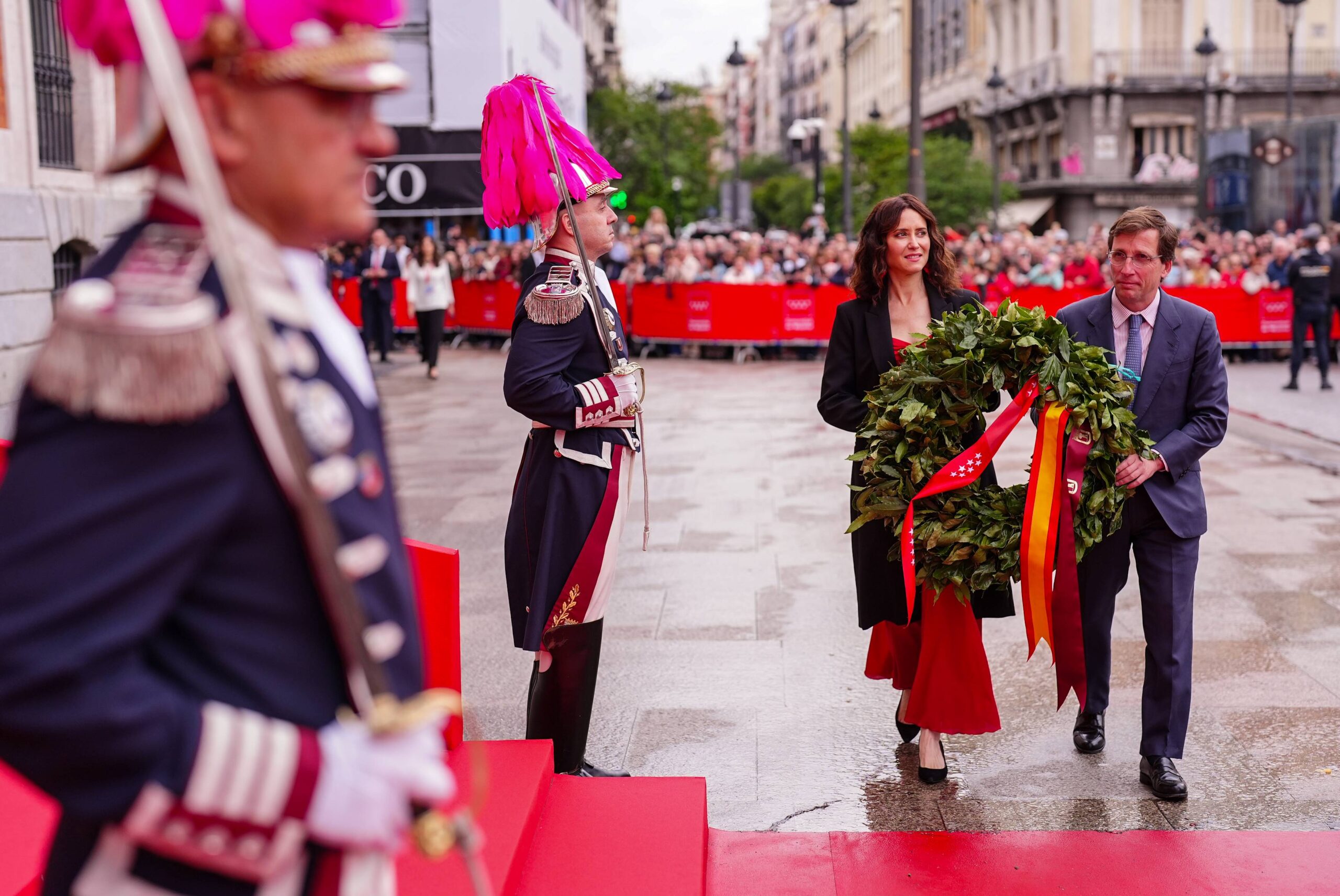 Almeida y Ayuso homenajean a los héroes del Dos de Mayo