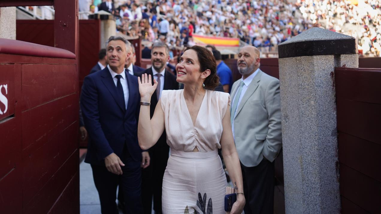 Díaz Ayuso y el rey Felipe VI presiden la Corrida de la Prensa en Las Ventas