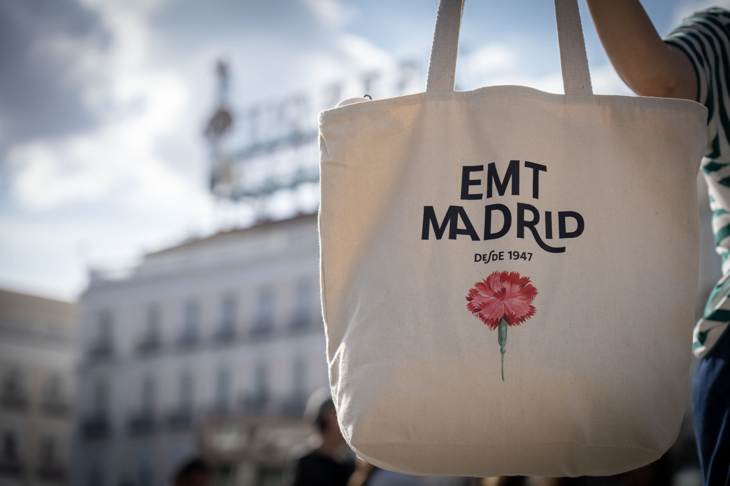Tote Bag de la colección especial de EMT Madrid para festejar San Isidro