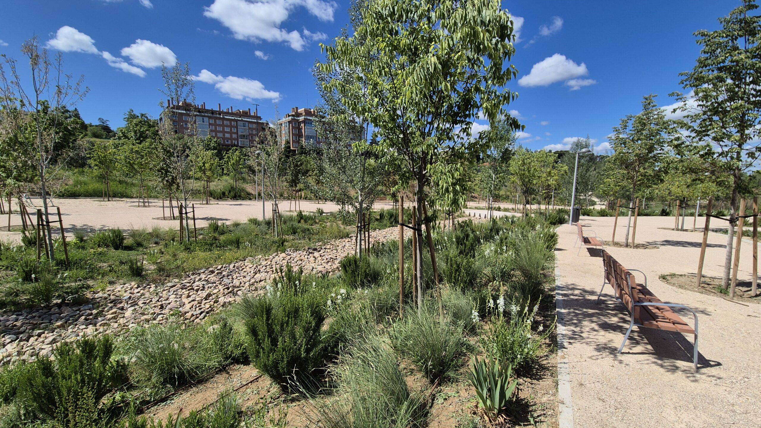 Peñagrande inaugura una zona verde de 25.300 m² junto a la M-30