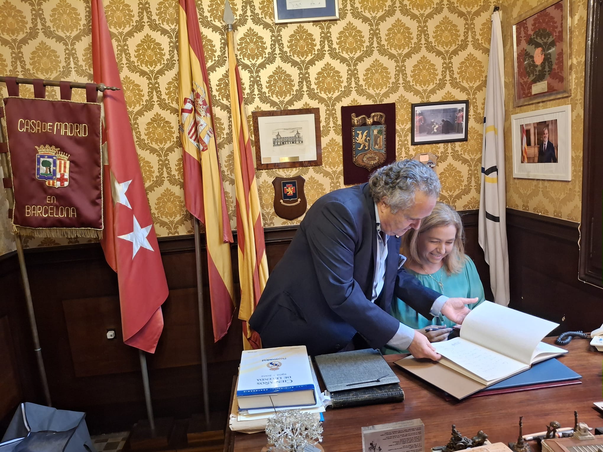 La Casa de Madrid en Barcelona premia a Sanz en su 75 aniversario