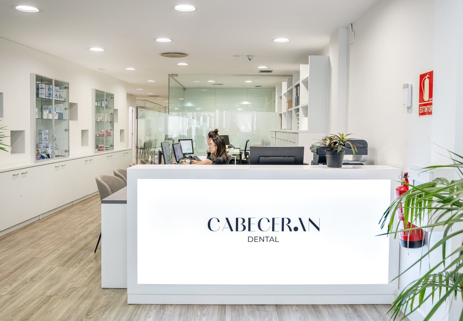 La clínica Cabeceran especializa Terrassa en implantología avanzada