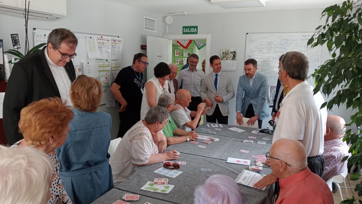 Madrid visita el centro de día San Juan XXIII en Leganés