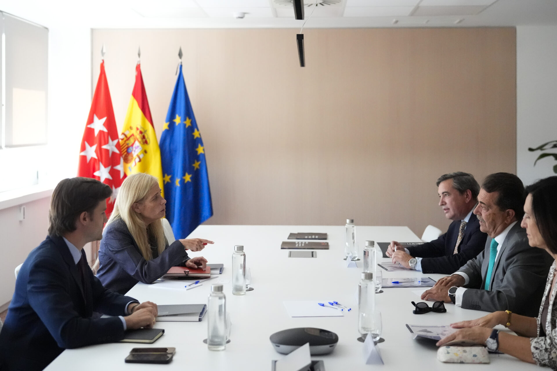AECIM y la Comunidad de Madrid Unen Fuerzas para Impulsar la Industria de Defensa y Aeronáutica de la Región