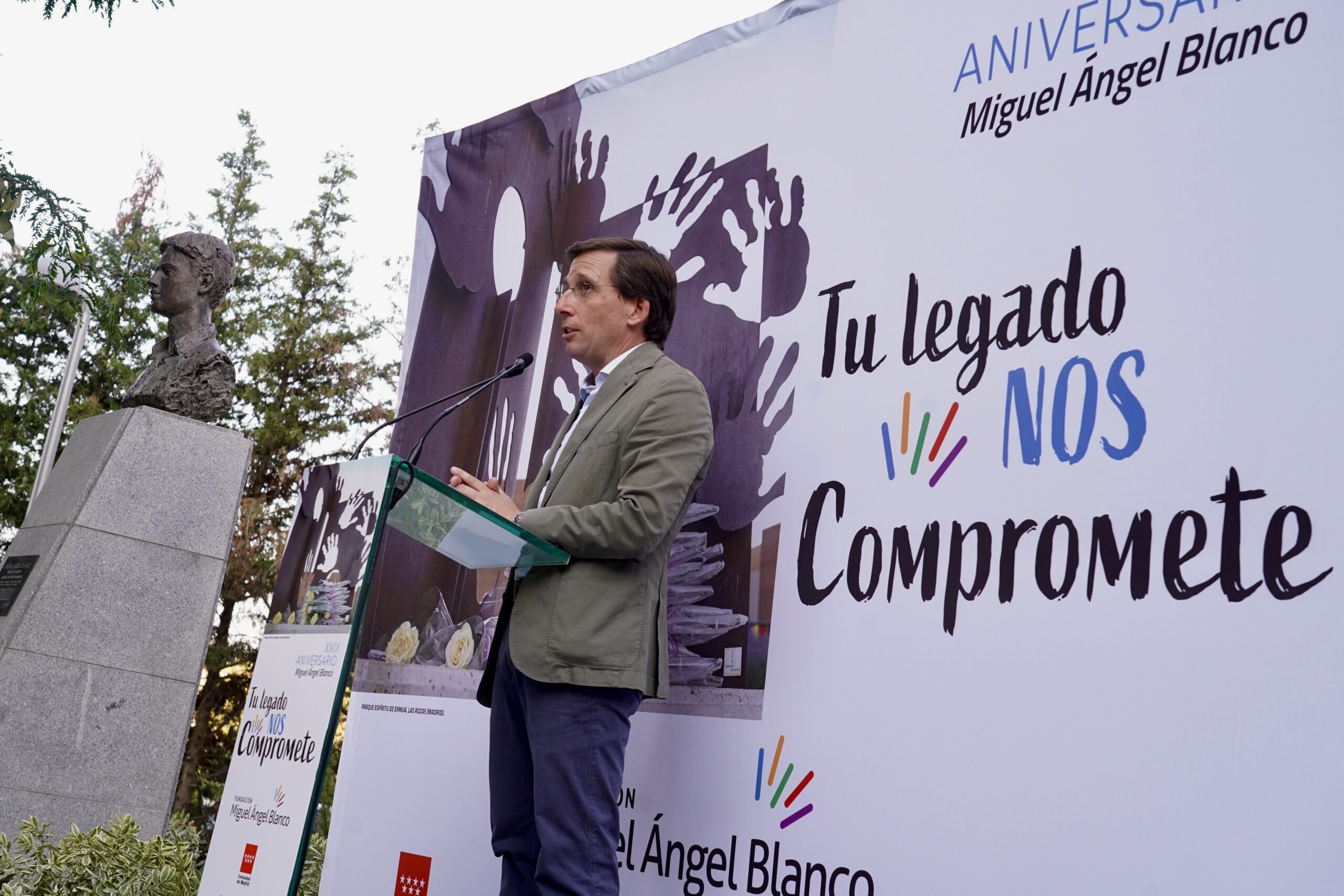 Almeida rinde homenaje a Miguel Ángel Blanco en el 29º aniversario de su asesinato