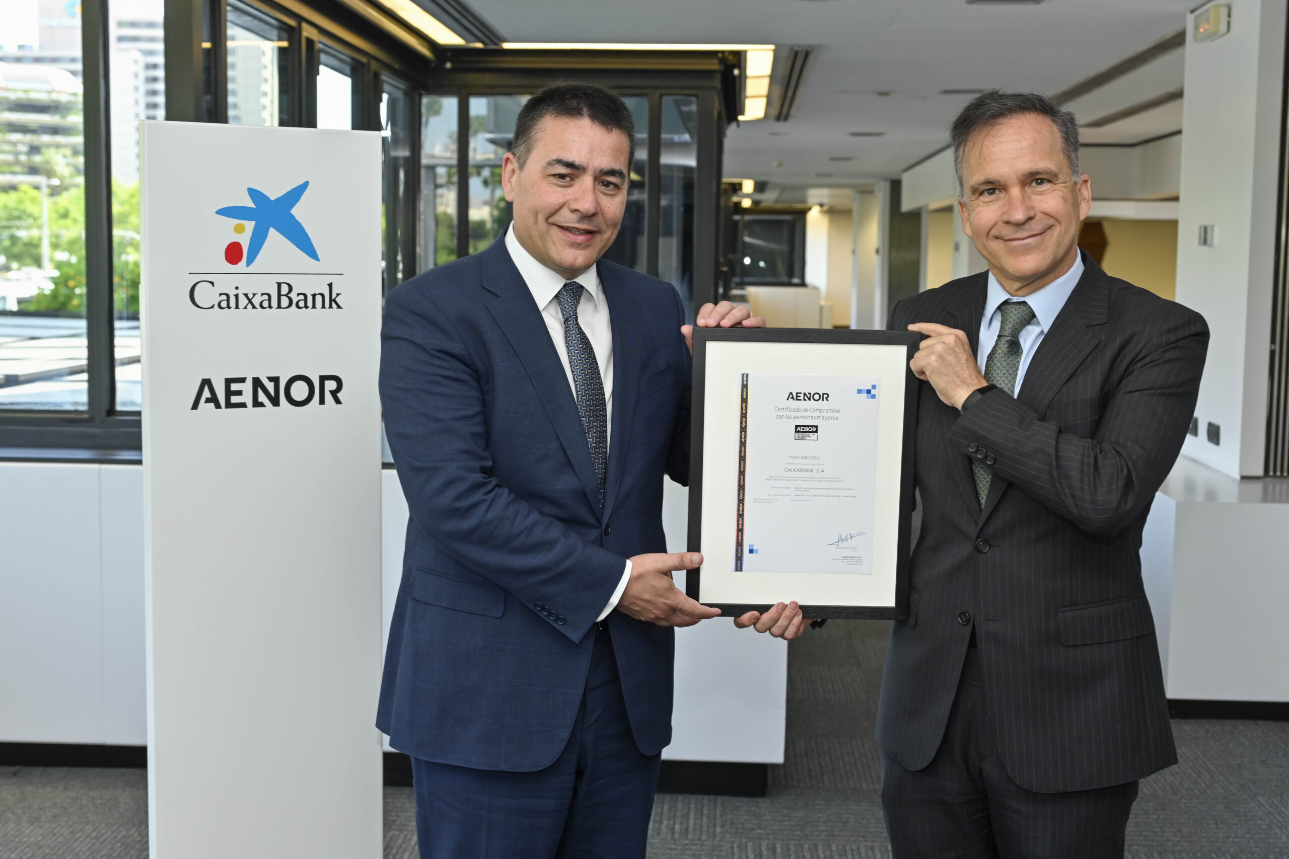CaixaBank renueva certificación AENOR por servicios inclusivos para población sénior