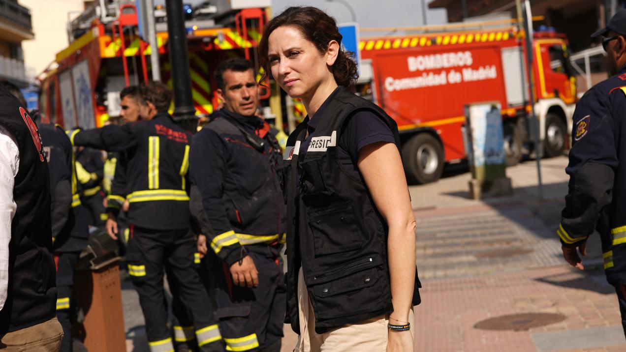 Ayuso destina un millón de euros a los ganaderos afectados por el incendio de la Sierra Oeste