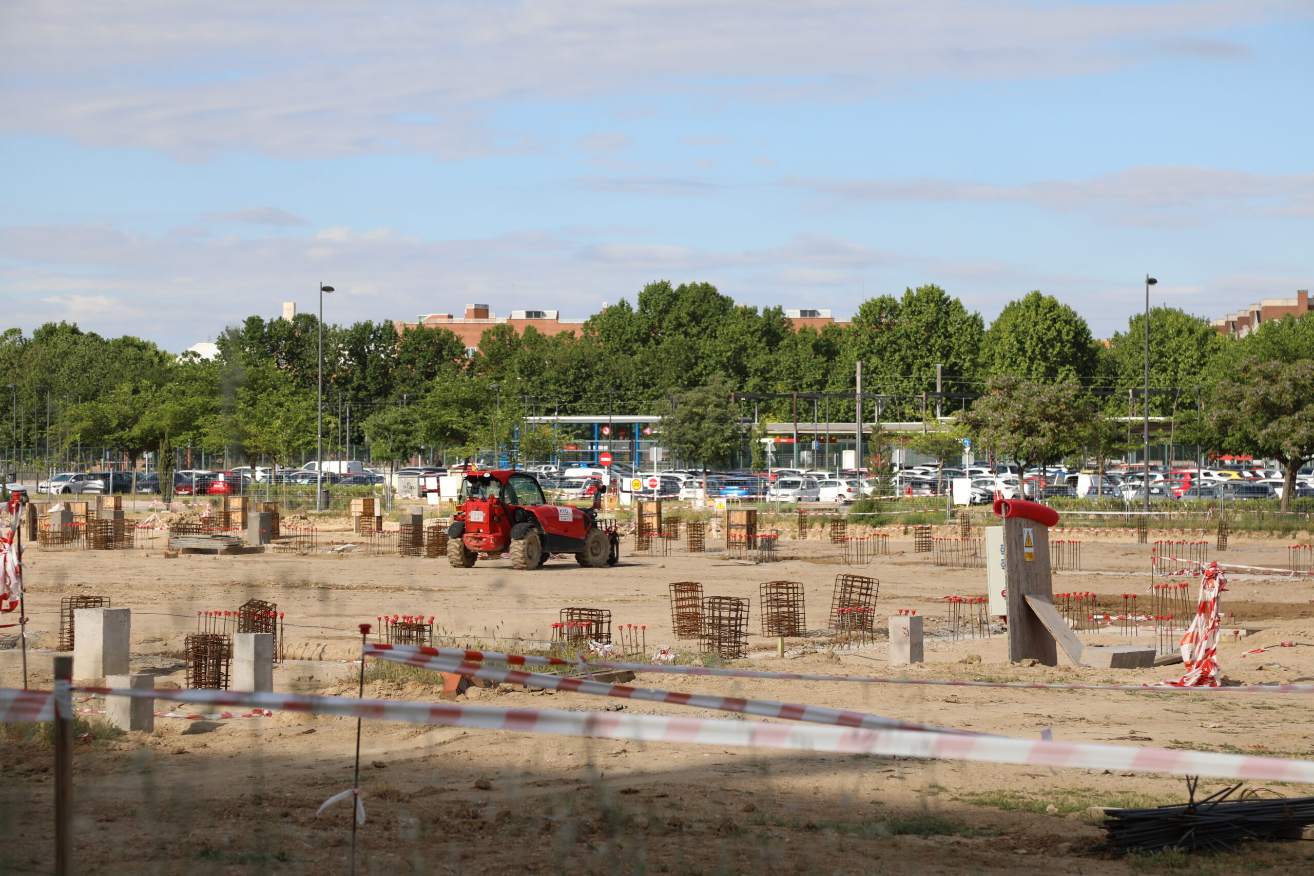 Getafe Implementará Nuevas Normativas para Optimizar el Aparcamiento del Centro Cívico y Deportivo de Los Molinos