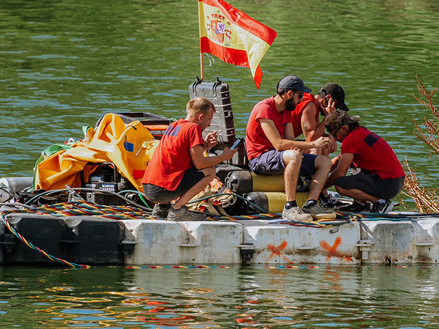 Las Rozas restaura la estatua de los cormoranes hundida