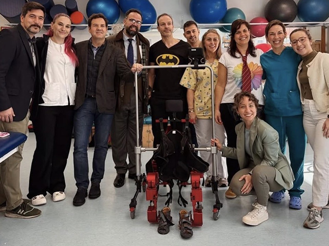 Las Rozas financia un exoesqueleto para el centro de educación especial Monte Abantos