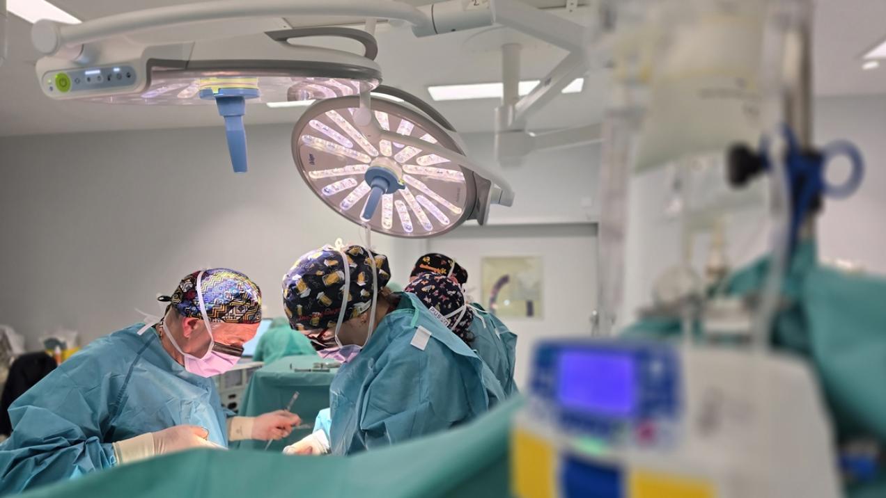 Madrid destina 14,4 millones a innovador material para cirugías de hernias que minimiza recaídas