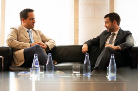 Bustinduy recibe al relator de la ONU para hablar del derecho a la vivienda