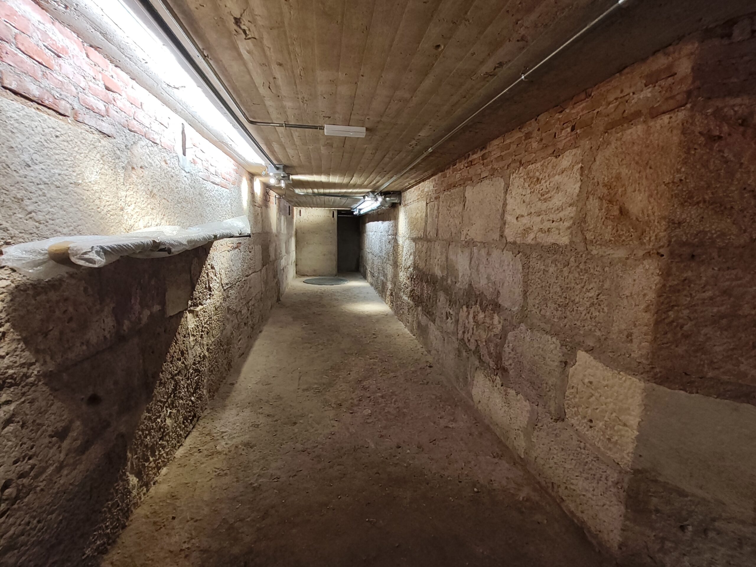 Concluyen las Obras de Restauración del Refugio Antiaéreo en la Plaza de Cervantes