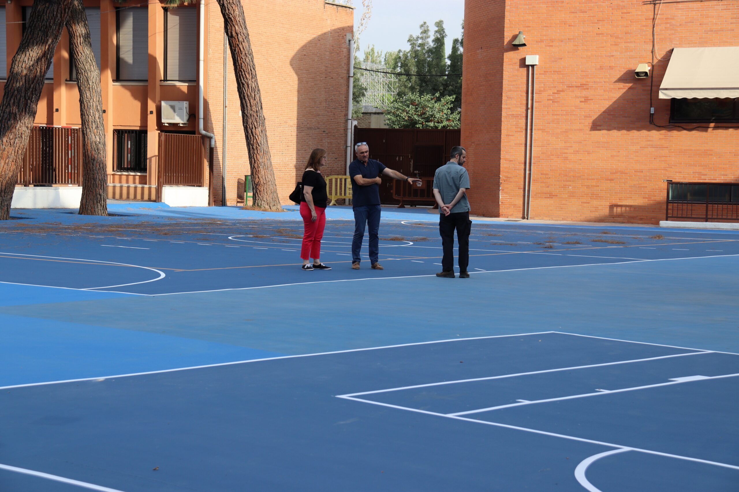 Lola López supervisa el avance de las obras de conservación en los centros educativos de Alcalá