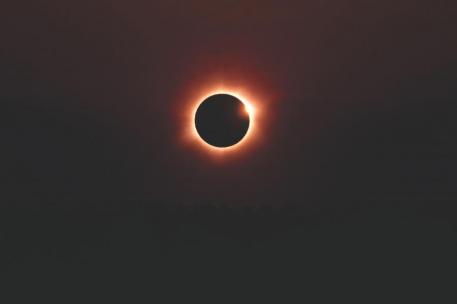 Precauciones para el Eclipse: Asegúrate de Usar Gafas Certificadas en Todo Momento