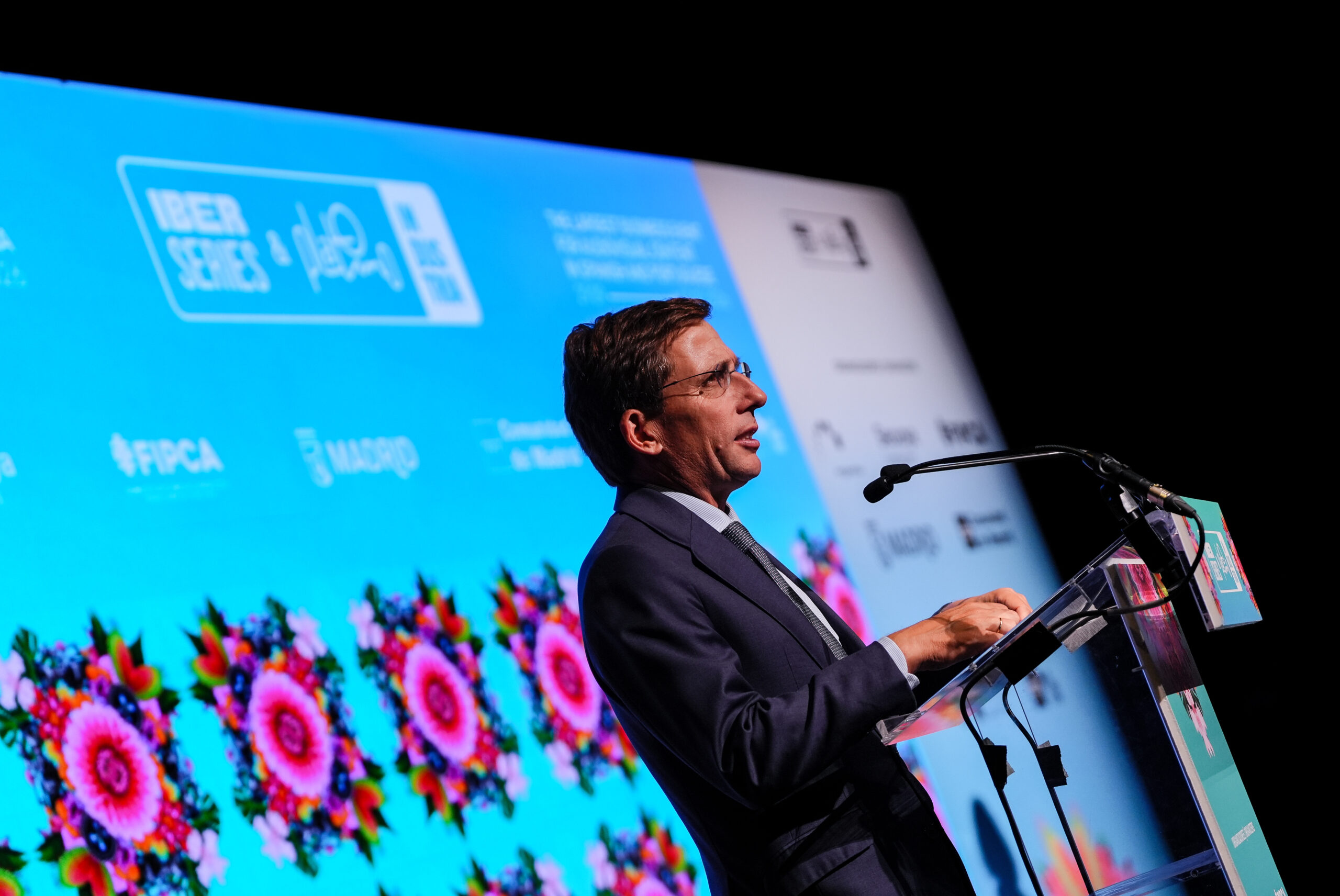 Almeida Promueve Madrid como Epicentro del Audiovisual Iberoamericano en Iberseries & Platino Industria 1 Almeida Promueve Madrid como Epicentro del Audiovisual Iberoamericano en Iberseries & Platino Industria