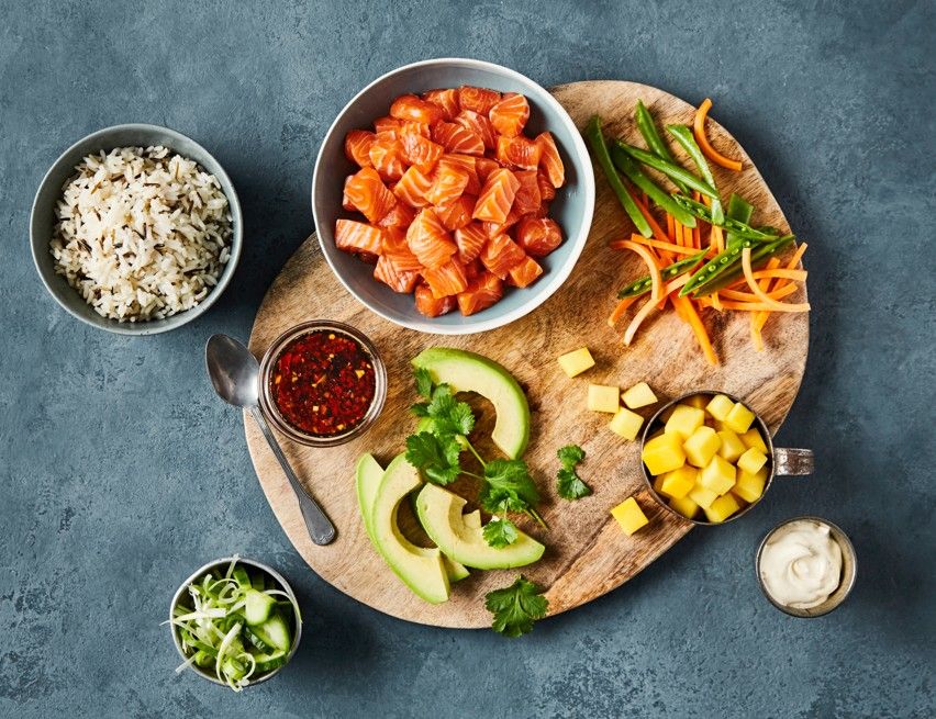 Cinco Motivos para Conmemorar el Día Internacional del Poke con Salmón Noruego