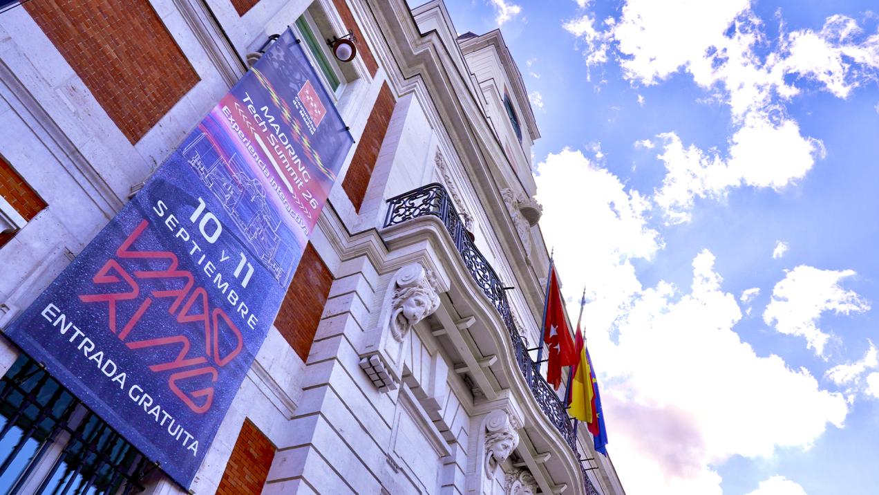 Espectáculo de Videomapping Ilumina la Real Casa de Correos para Celebrar la Llegada de la Fórmula 1 a Madrid