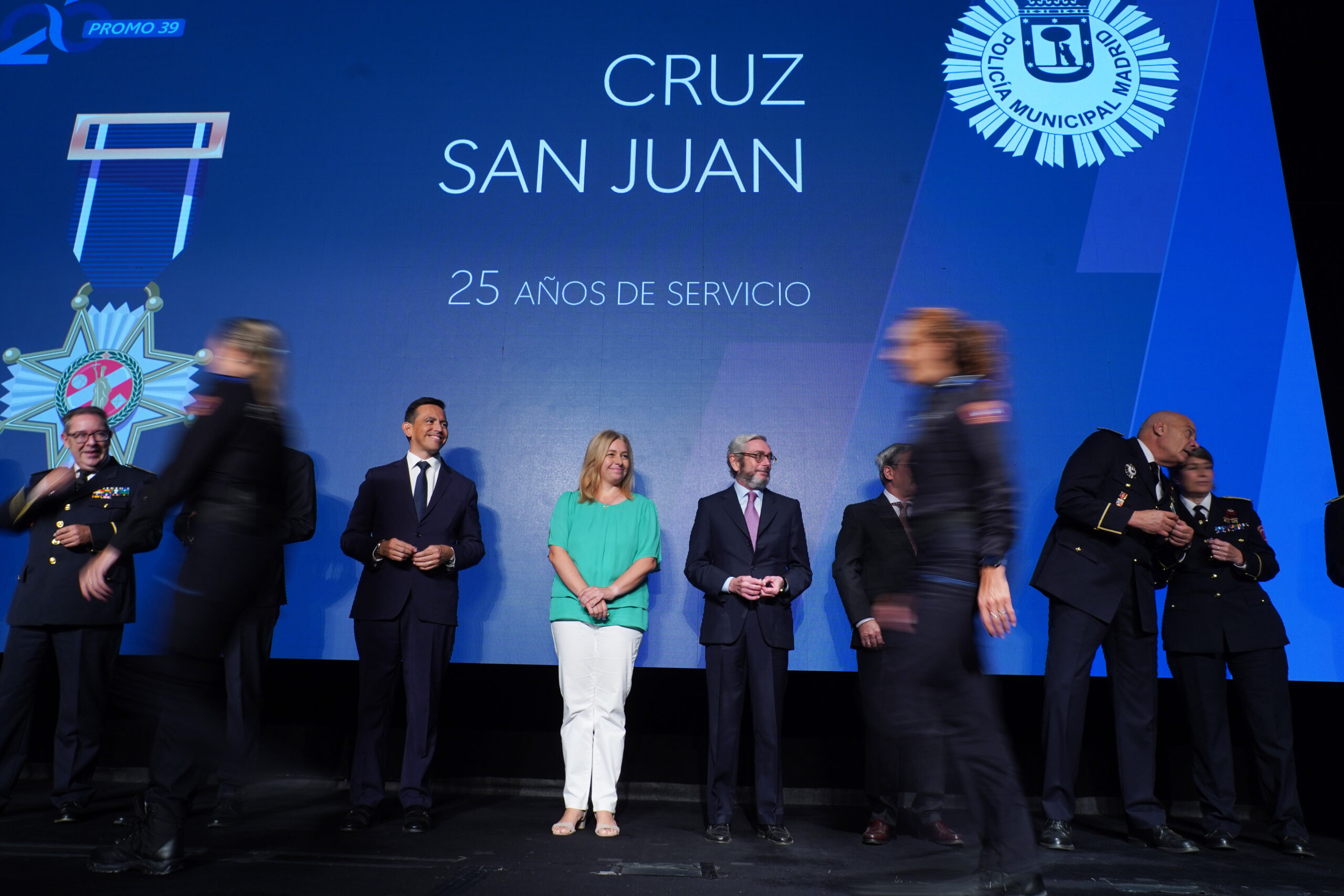 Madrid Reconoce a sus Policías Municipales por 25 Años de Dedicación y Servicio