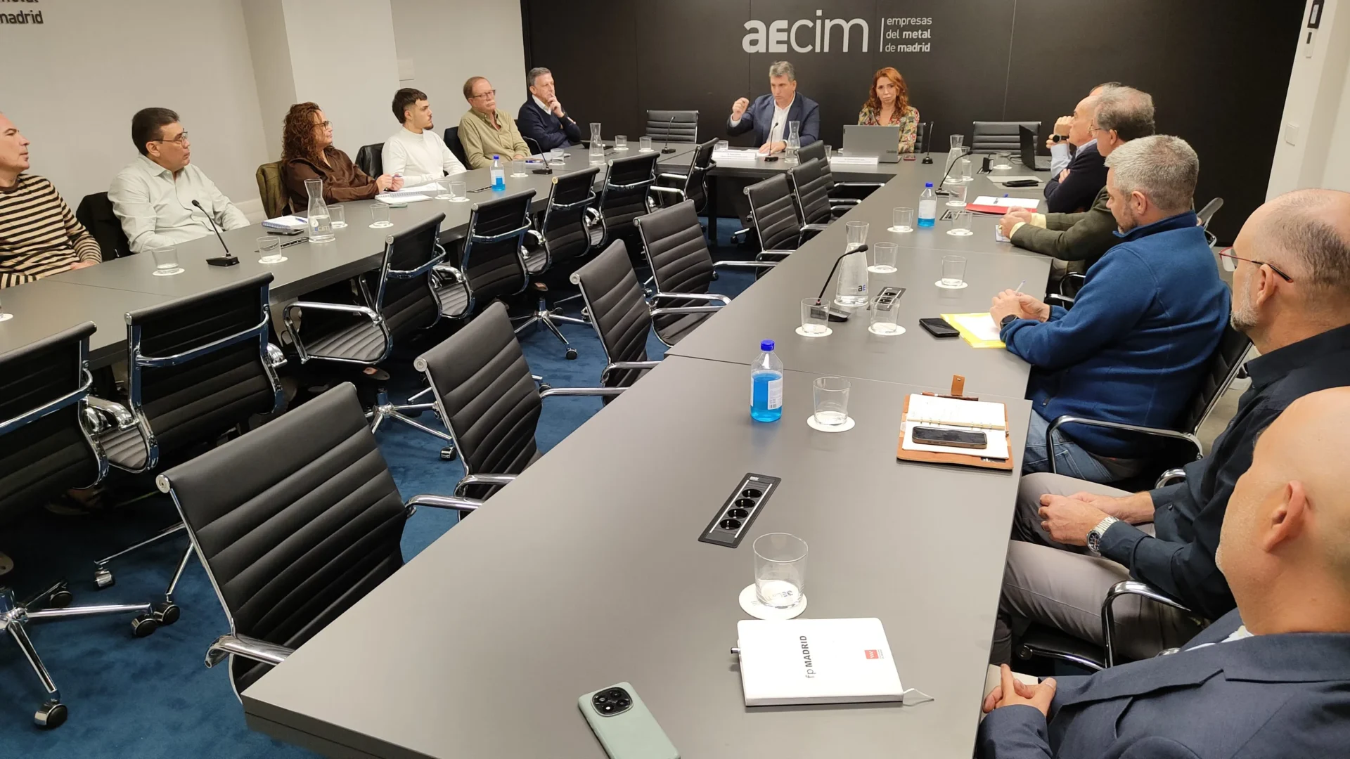 AECIM Fomenta la Alianza Estratégica entre Empresas y Centros Educativos para Potenciar el Sector del Mecanizado 1 AECIM Fomenta la Alianza Estratégica entre Empresas y Centros Educativos para Potenciar el Sector del Mecanizado