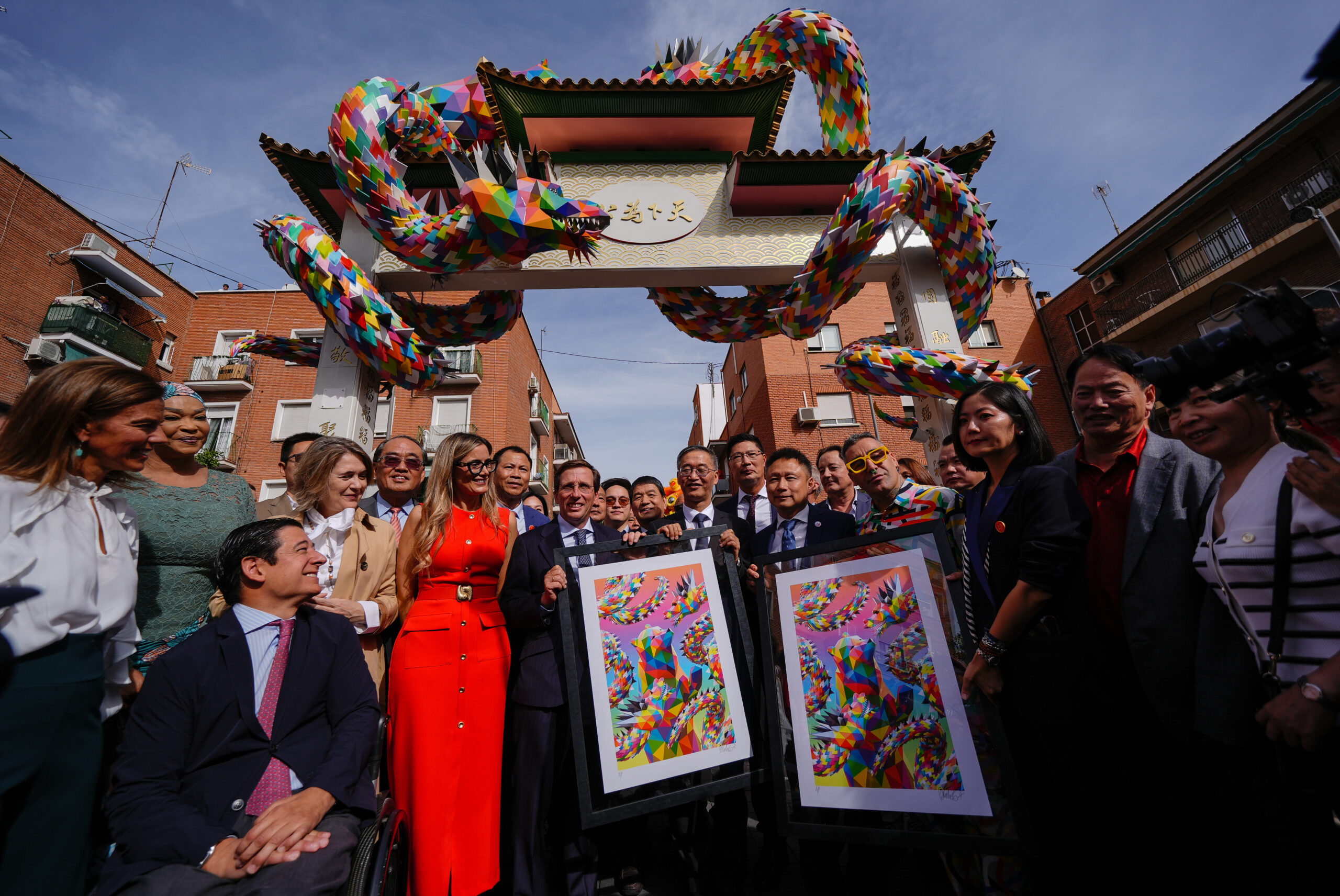 Alcalde Almeida Inaugura el Primer Arco Chino en Madrid, Celebrando la Conexión Cultural 1 Alcalde Almeida Inaugura el Primer Arco Chino en Madrid, Celebrando la Conexión Cultural