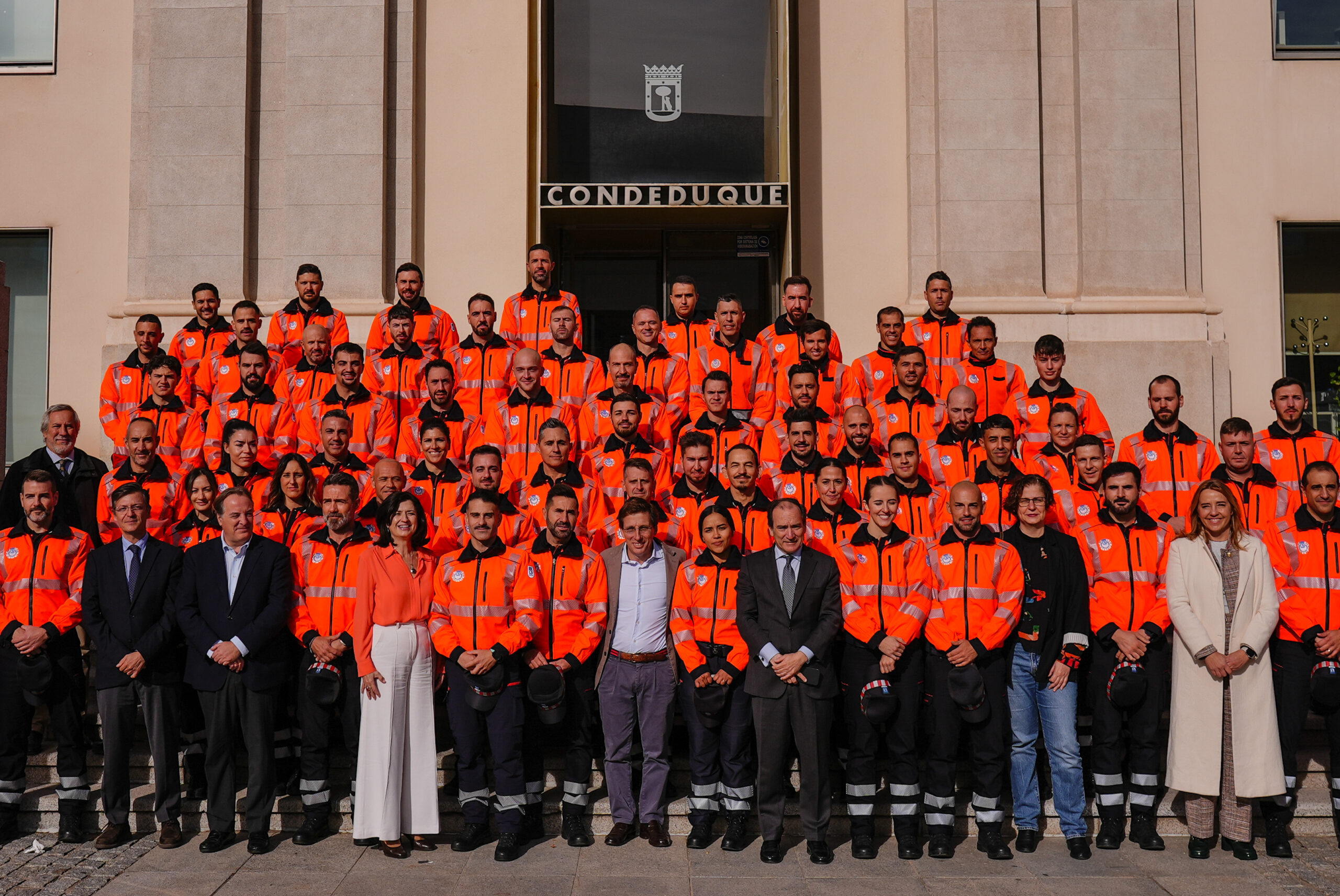 Almeida Celebra la Incorporación de Nuevos Agentes de Movilidad para Mejorar la Vida en Madrid
