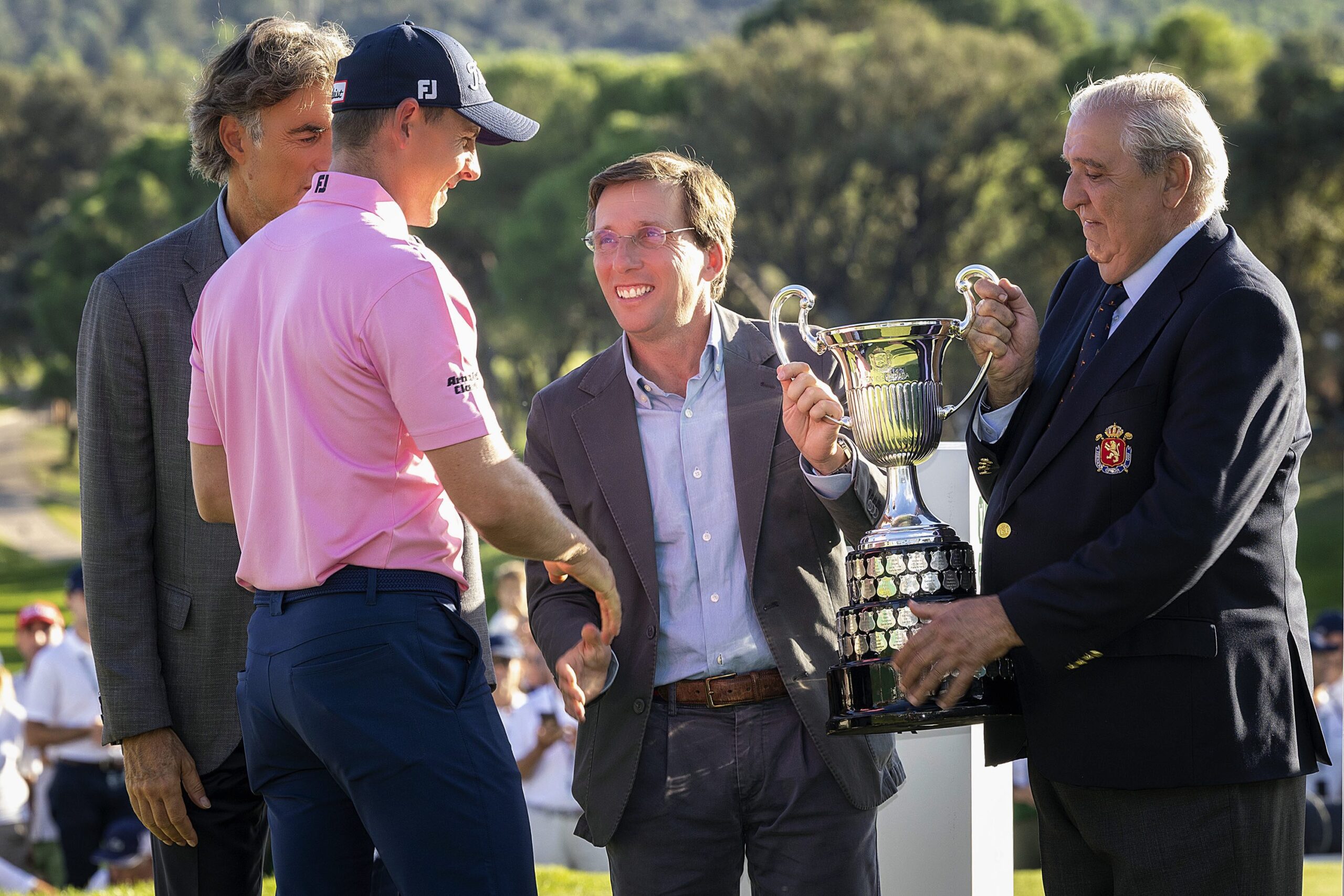 Almeida Otorga a Grant Forrest el Trofeo del Open de España de Golf 1 Almeida Otorga a Grant Forrest el Trofeo del Open de España de Golf