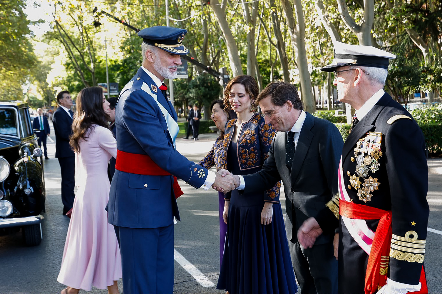 Almeida se une a la celebración de la Fiesta Nacional junto a los reyes 1 Almeida se une a la celebración de la Fiesta Nacional junto a los reyes