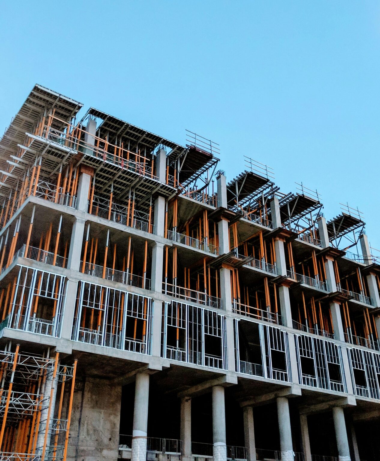 España Enfrenta Déficit Habitacional: Urgen 750,000 Nuevas Viviendas Desde 2021