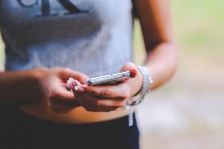 Expediente a Empresa de Telecomunicaciones por Cláusulas Abusivas y Nuevas Normas para Llamadas Comerciales 1 Expediente a Empresa de Telecomunicaciones por Cláusulas Abusivas y Nuevas Normas para Llamadas Comerciales