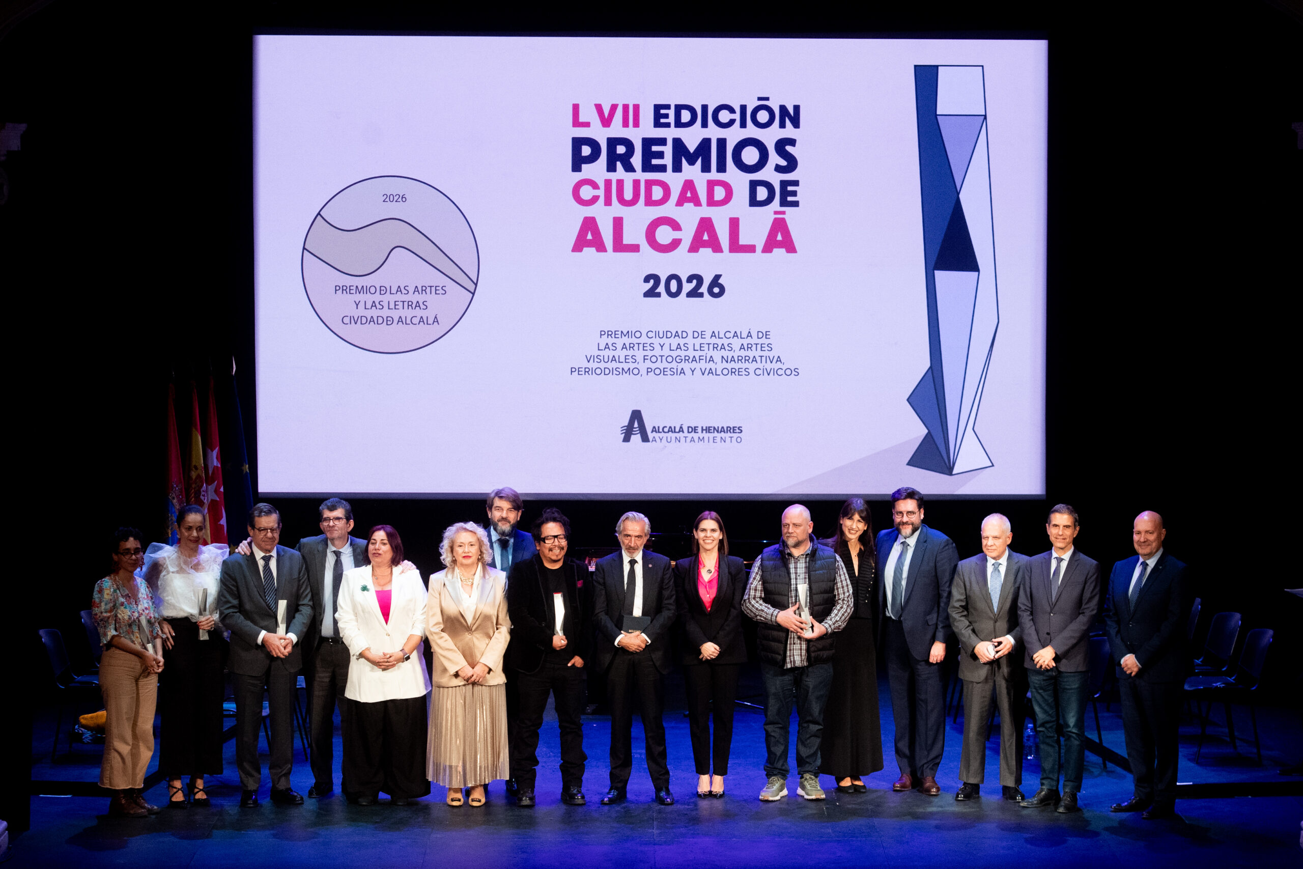 Imanol Arias Honrado con el Premio de las Artes y las Letras en la Ceremonia de los Ciudad de Alcalá en el Teatro Salón Cervantes